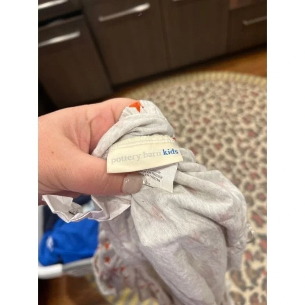 Pottery barn kids orange star‎ cotton crib sheet